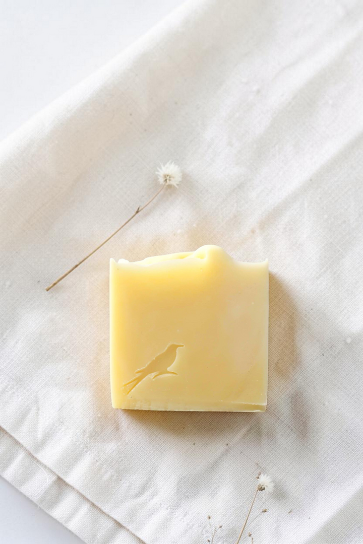 Savon naturel pour peau fragile et bébé : ce qu'il faut vraiment vérifier