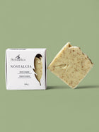 Savon exfoliant NOSTALGIA et son étui, savon solide aux pépins de raisin