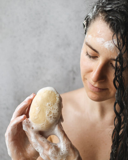 Shampoo solido per capelli secchi o ricci | Senza solfati | ZEFIR